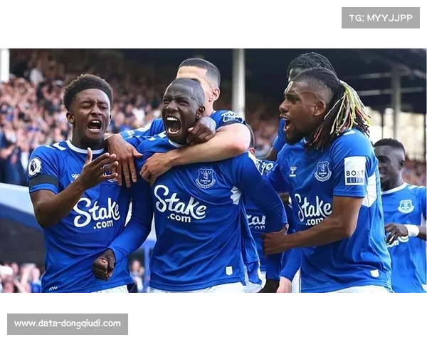 曼联主场0-1不敌十人埃弗顿，表现遭批